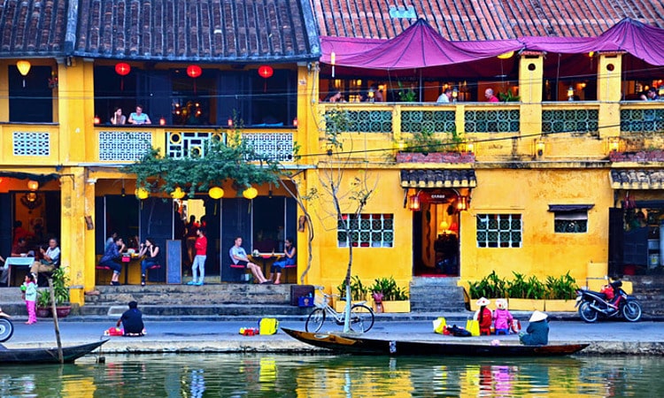 Hội An được CNN bình chọn là một trong 13 thành phố đẹp nhất châu Á. 